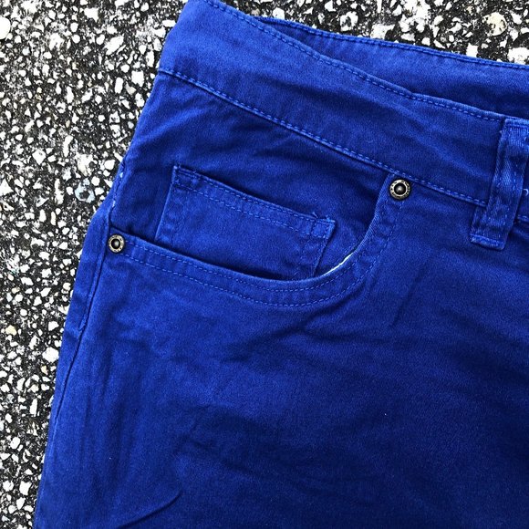 Basic editions and blue pants - Picture 2 of 5